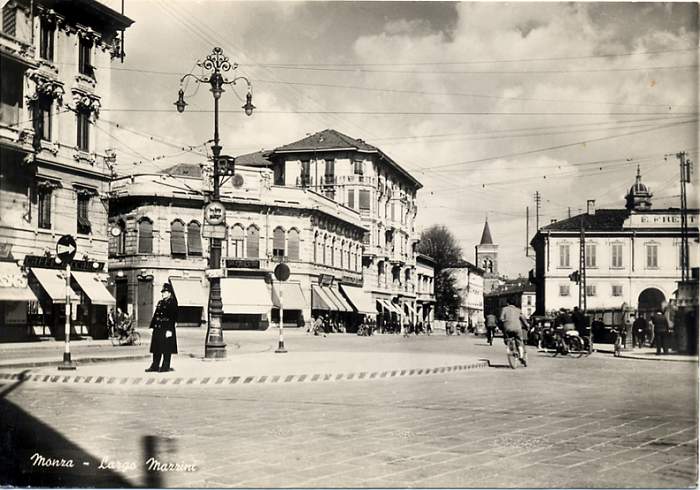 Largo Mazzini, via Italia - anni '50