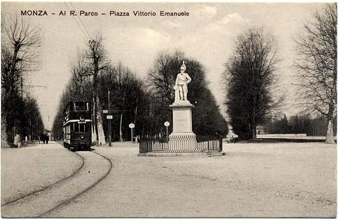 il tram in piazza Vittorio Emanuele