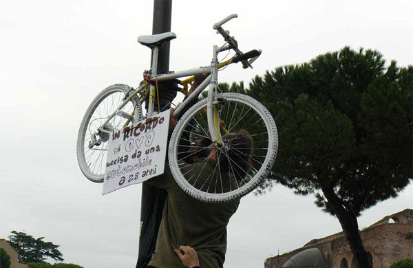 una bici bianca