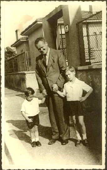 Paolo Sandrini con il padre ed il fratellino a Fiume